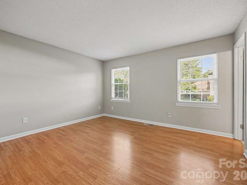 11059 Hunter trail Lane, Charlotte, NC 28226.  MLS# CAR4429978, YatesRealty ID 55095. 