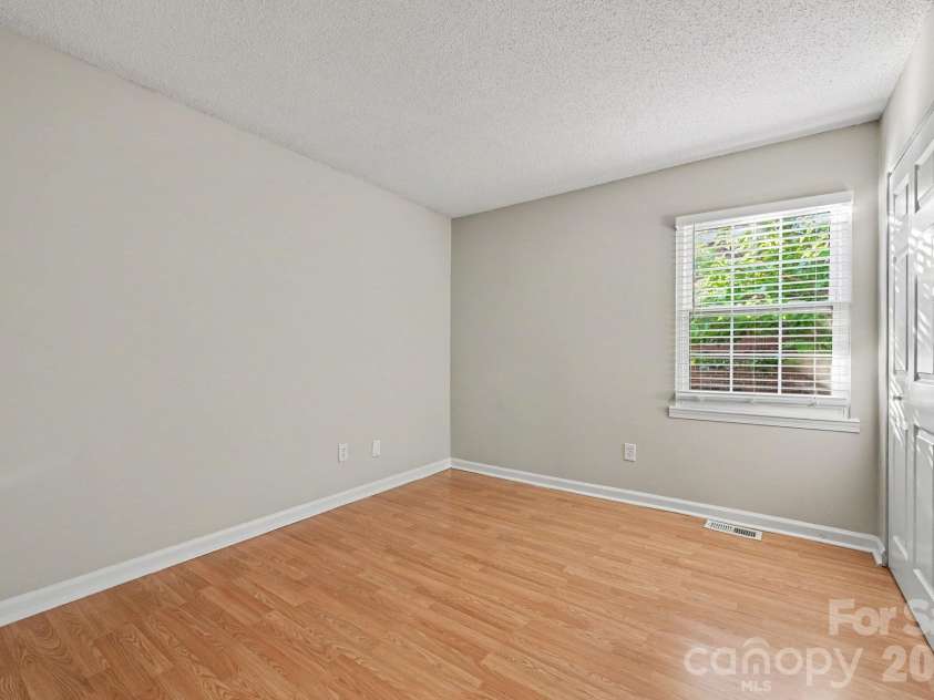 11059 Hunter trail Lane, Charlotte, NC 28226.  MLS# CAR4429978, YatesRealty ID 55095. 