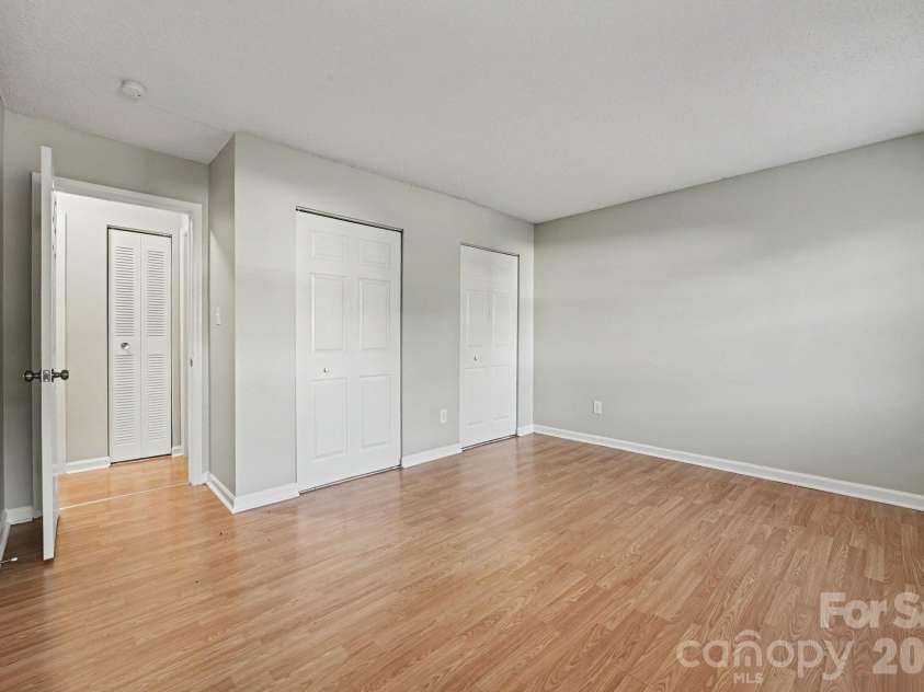 11059 Hunter trail Lane, Charlotte, NC 28226.  MLS# CAR4429978, YatesRealty ID 55095. 