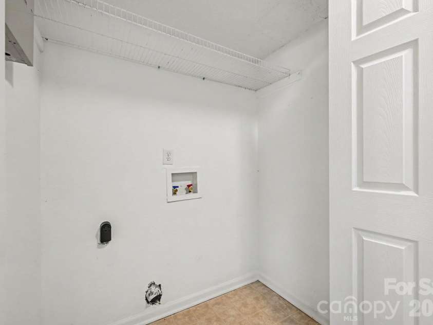 11059 Hunter trail Lane, Charlotte, NC 28226.  MLS# CAR4429978, YatesRealty ID 55095. 