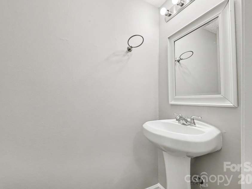 11059 Hunter trail Lane, Charlotte, NC 28226.  MLS# CAR4429978, YatesRealty ID 55095. 