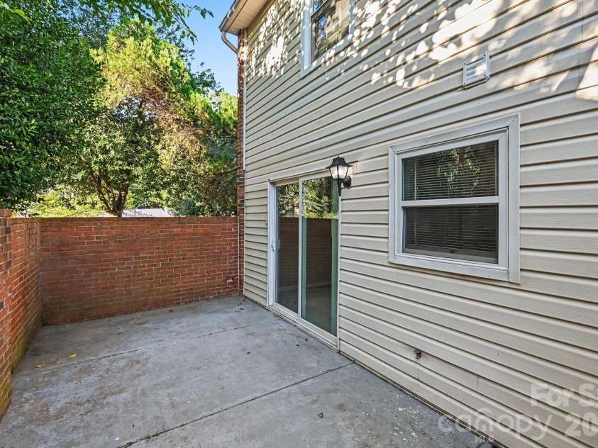 11059 Hunter trail Lane, Charlotte, NC 28226.  MLS# CAR4429978, YatesRealty ID 55095. 