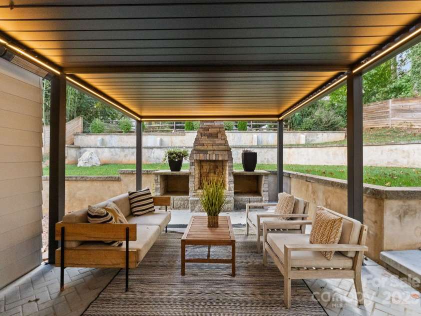 3416 Windsor Drive, Charlotte, NC 28209.  MLS# CAR4307597, YatesRealty ID 551. 