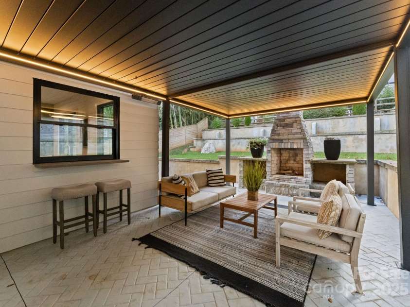 3416 Windsor Drive, Charlotte, NC 28209.  MLS# CAR4307597, YatesRealty ID 551. 