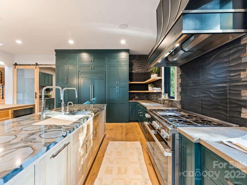 3416 Windsor Drive, Charlotte, NC 28209.  MLS# CAR4307597, YatesRealty ID 551. 