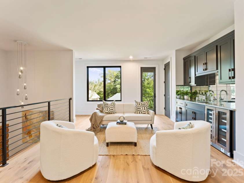 3416 Windsor Drive, Charlotte, NC 28209.  MLS# CAR4307597, YatesRealty ID 551. 