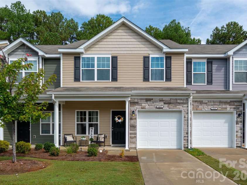 13611 Browhill Lane, Charlotte, NC 28278.  MLS# CAR4431970, YatesRealty ID 55100. 