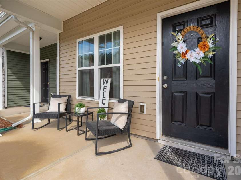 13611 Browhill Lane, Charlotte, NC 28278.  MLS# CAR4431970, YatesRealty ID 55100. 