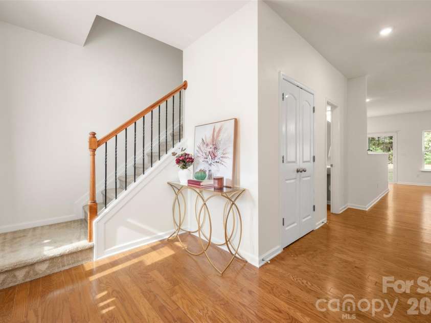 13611 Browhill Lane, Charlotte, NC 28278.  MLS# CAR4431970, YatesRealty ID 55100. 