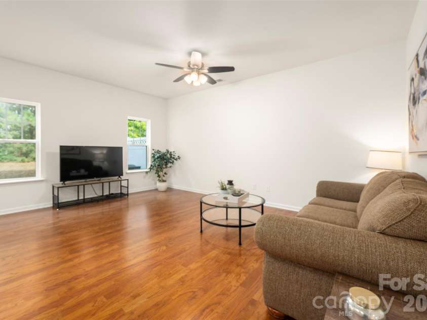 13611 Browhill Lane, Charlotte, NC 28278.  MLS# CAR4431970, YatesRealty ID 55100. 