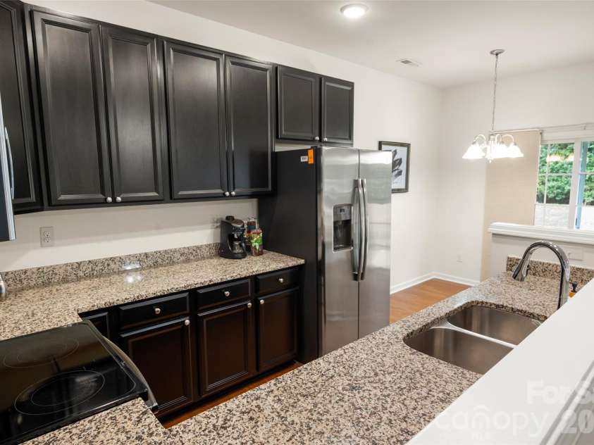 13611 Browhill Lane, Charlotte, NC 28278.  MLS# CAR4431970, YatesRealty ID 55100. 