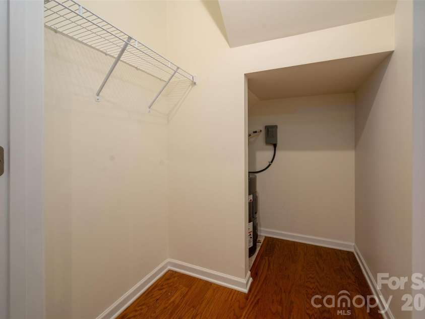 13611 Browhill Lane, Charlotte, NC 28278.  MLS# CAR4431970, YatesRealty ID 55100. 