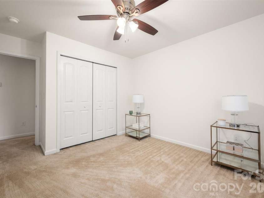 13611 Browhill Lane, Charlotte, NC 28278.  MLS# CAR4431970, YatesRealty ID 55100. 