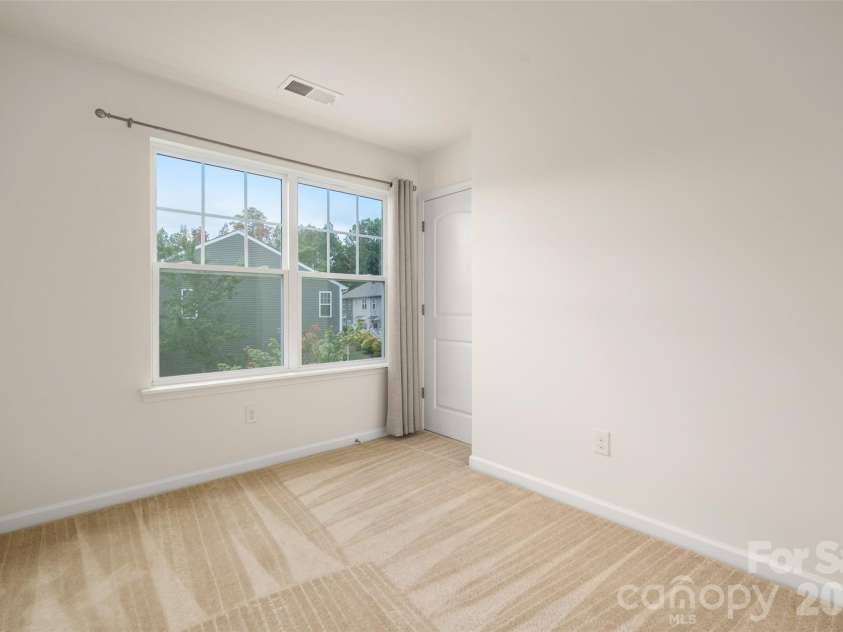 13611 Browhill Lane, Charlotte, NC 28278.  MLS# CAR4431970, YatesRealty ID 55100. 