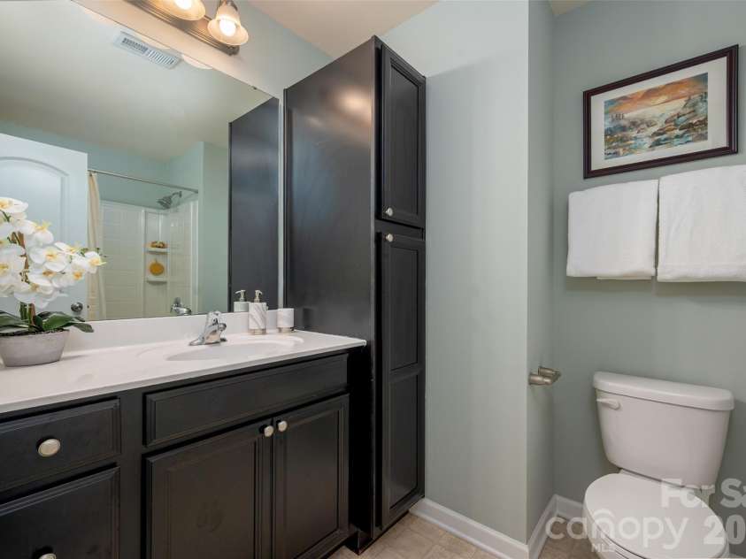 13611 Browhill Lane, Charlotte, NC 28278.  MLS# CAR4431970, YatesRealty ID 55100. 