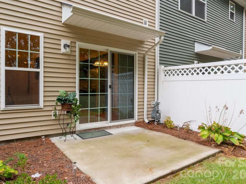 13611 Browhill Lane, Charlotte, NC 28278.  MLS# CAR4431970, YatesRealty ID 55100. 