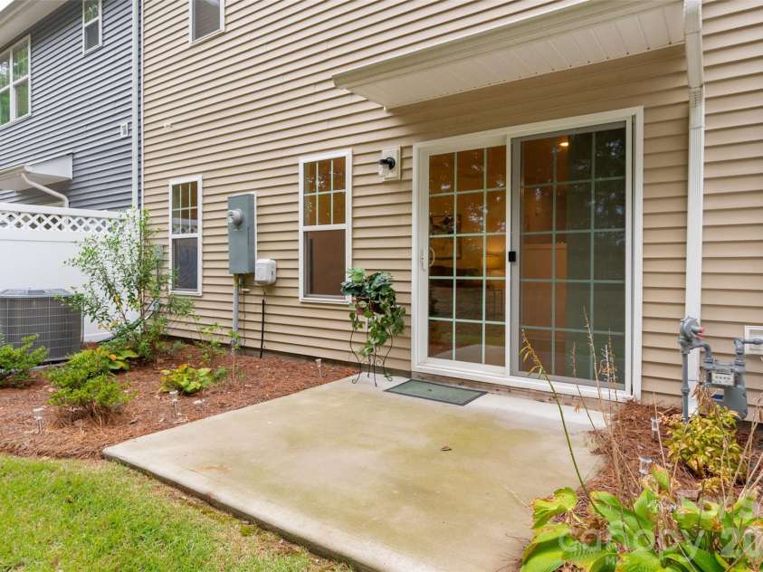 13611 Browhill Lane, Charlotte, NC 28278.  MLS# CAR4431970, YatesRealty ID 55100. 