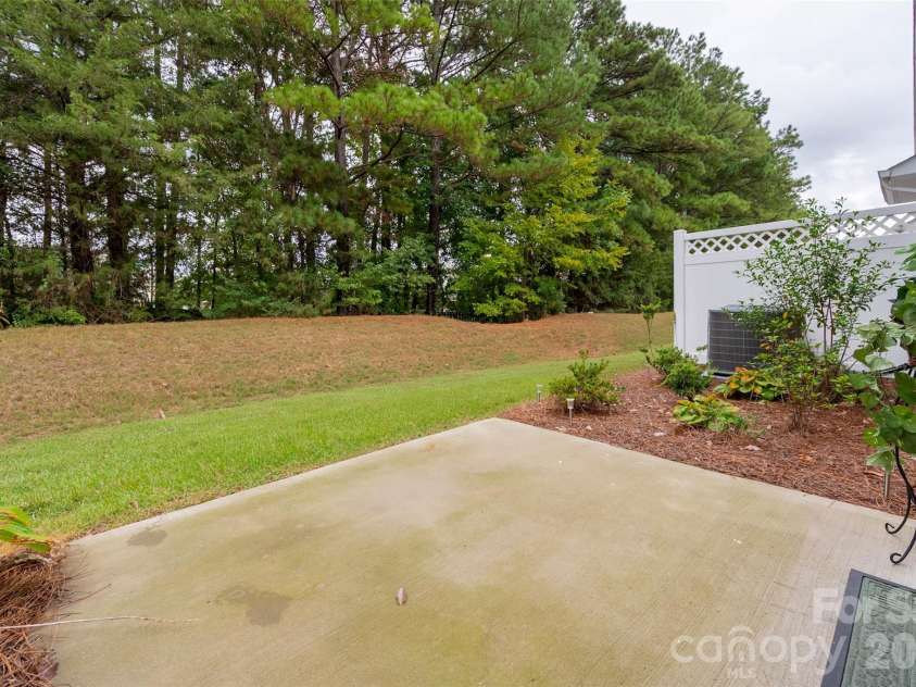 13611 Browhill Lane, Charlotte, NC 28278.  MLS# CAR4431970, YatesRealty ID 55100. 