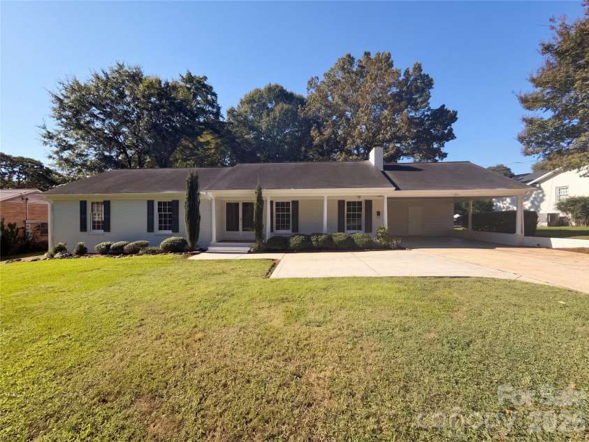 3309 Gardner Park Drive, Gastonia, NC 28054.  MLS# CAR4432163, YatesRealty ID 55102. 