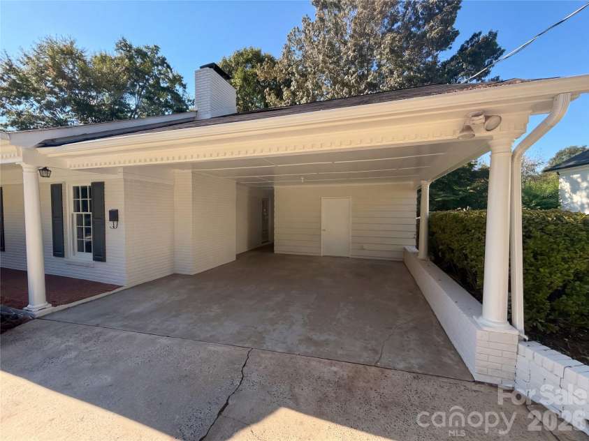 3309 Gardner Park Drive, Gastonia, NC 28054.  MLS# CAR4432163, YatesRealty ID 55102. 