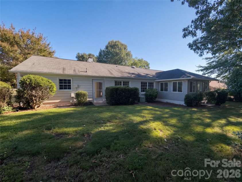 3309 Gardner Park Drive, Gastonia, NC 28054.  MLS# CAR4432163, YatesRealty ID 55102. 