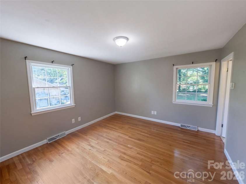 3309 Gardner Park Drive, Gastonia, NC 28054.  MLS# CAR4432163, YatesRealty ID 55102. 