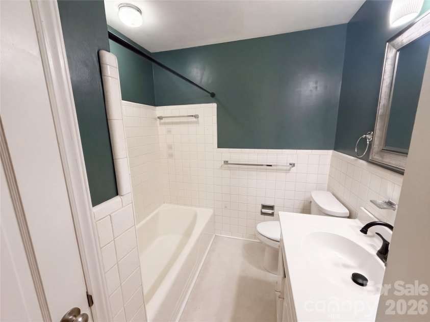 3309 Gardner Park Drive, Gastonia, NC 28054.  MLS# CAR4432163, YatesRealty ID 55102. 