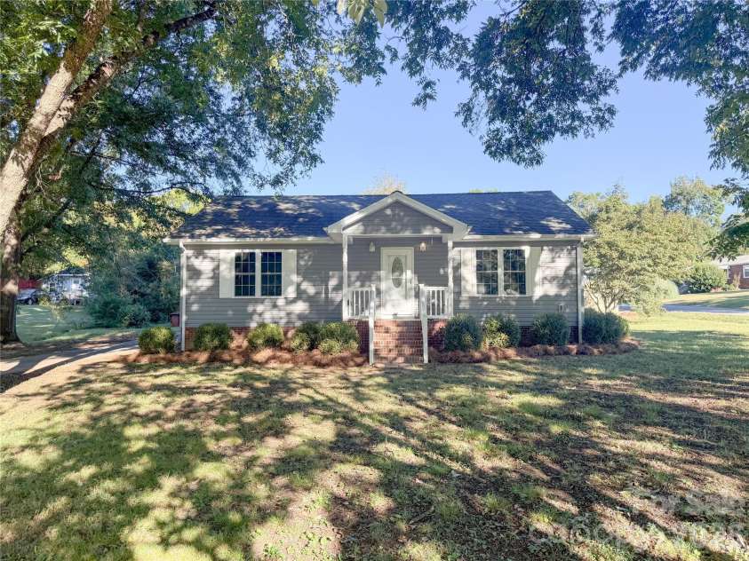52 Roberta Road, Concord, NC 28027.  MLS# CAR4432169, YatesRealty ID 55103. 
