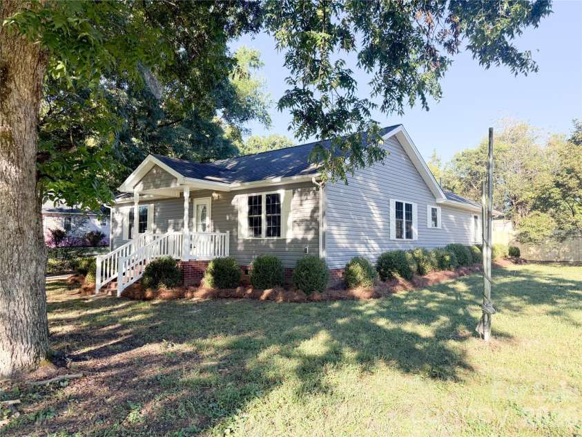 52 Roberta Road, Concord, NC 28027.  MLS# CAR4432169, YatesRealty ID 55103. 