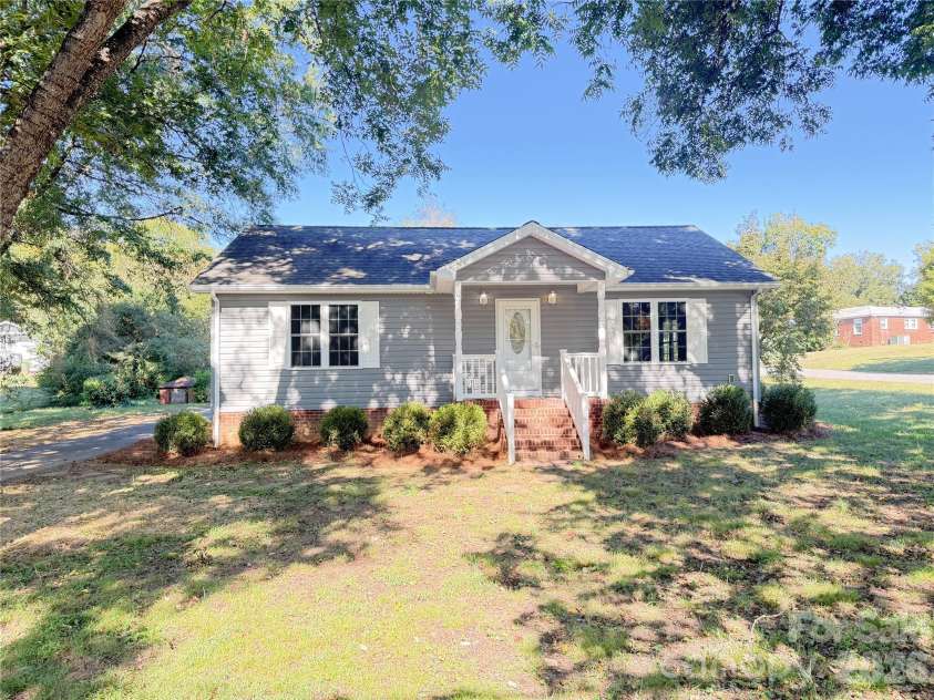 52 Roberta Road, Concord, NC 28027.  MLS# CAR4432169, YatesRealty ID 55103. 