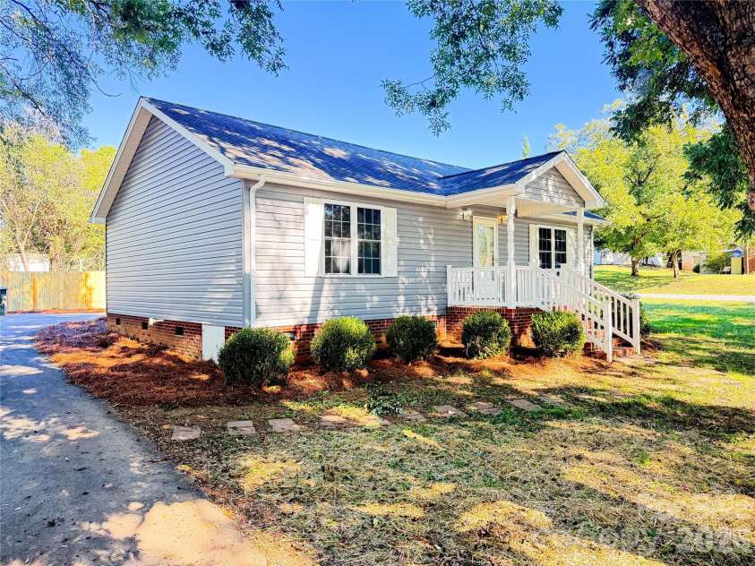 52 Roberta Road, Concord, NC 28027.  MLS# CAR4432169, YatesRealty ID 55103. 