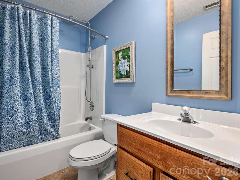 23 Old Applewood Lane, Hendersonville, NC 28739.  MLS# CAR4432097, YatesRealty ID 55107. Second Full Bath