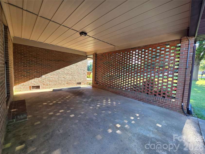 4106 Dallas High Shoals Highway, Dallas, NC 28034.  MLS# CAR4432167, YatesRealty ID 55108. 