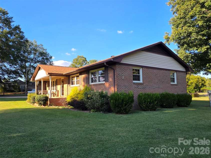 4106 Dallas High Shoals Highway, Dallas, NC 28034.  MLS# CAR4432167, YatesRealty ID 55108. 