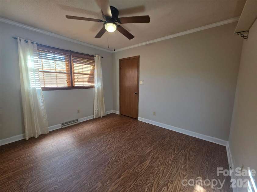 4106 Dallas High Shoals Highway, Dallas, NC 28034.  MLS# CAR4432167, YatesRealty ID 55108. 