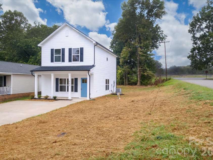 902 Alabama Avenue, Bessemer City, NC 28016.  MLS# CAR4432180, YatesRealty ID 55109. 