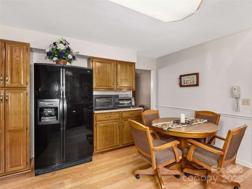 525 Maren Court, Hendersonville, NC 28739.  MLS# CAR4245634, YatesRealty ID 5511. 