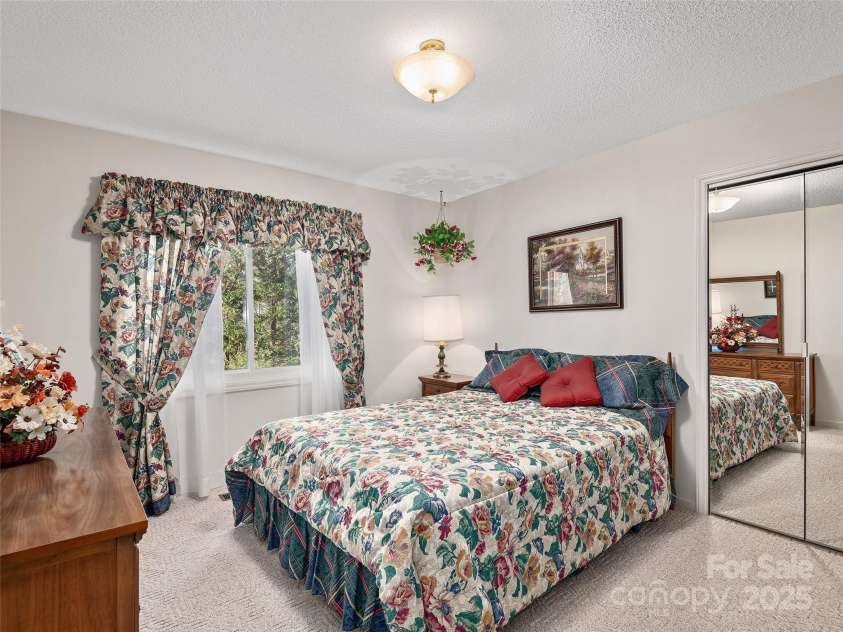 525 Maren Court, Hendersonville, NC 28739.  MLS# CAR4245634, YatesRealty ID 5511. 