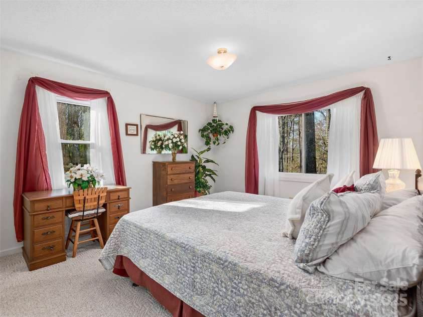 525 Maren Court, Hendersonville, NC 28739.  MLS# CAR4245634, YatesRealty ID 5511. 