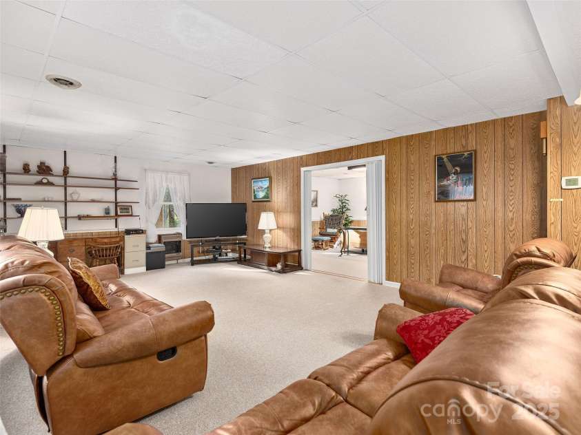 525 Maren Court, Hendersonville, NC 28739.  MLS# CAR4245634, YatesRealty ID 5511. 