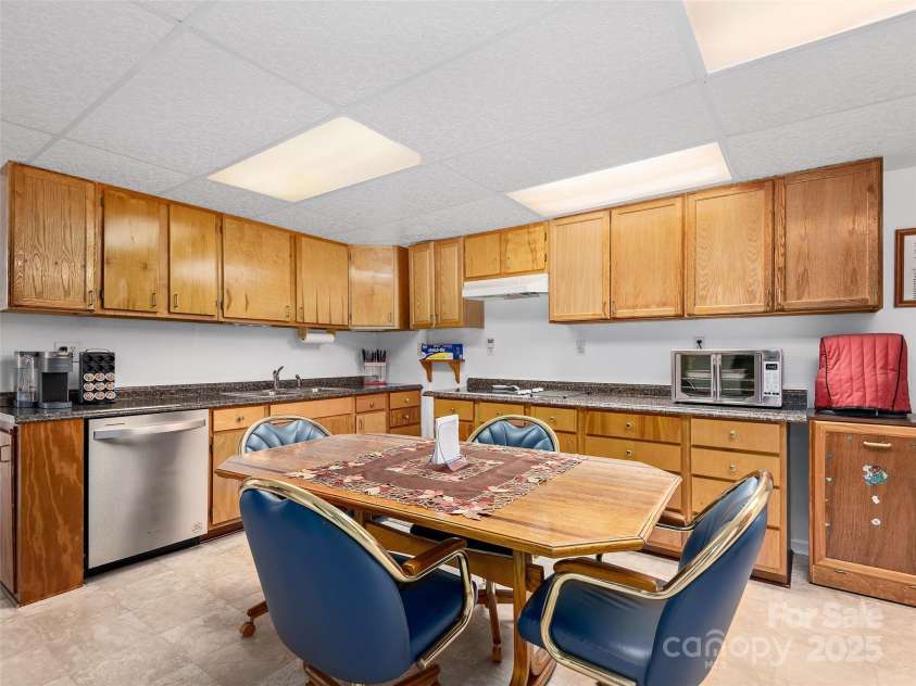 525 Maren Court, Hendersonville, NC 28739.  MLS# CAR4245634, YatesRealty ID 5511. 