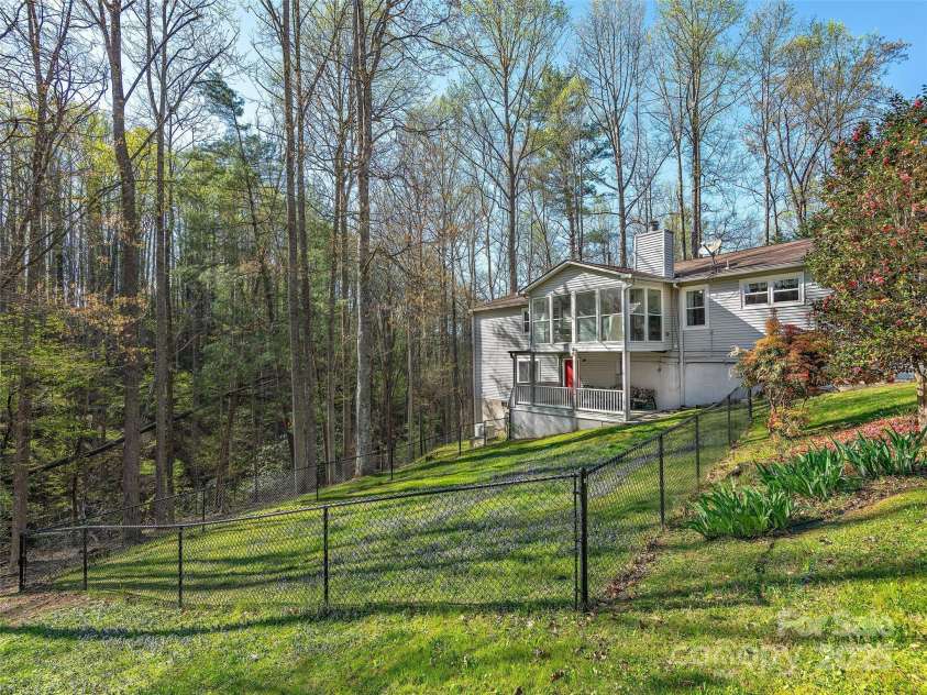 525 Maren Court, Hendersonville, NC 28739.  MLS# CAR4245634, YatesRealty ID 5511. 