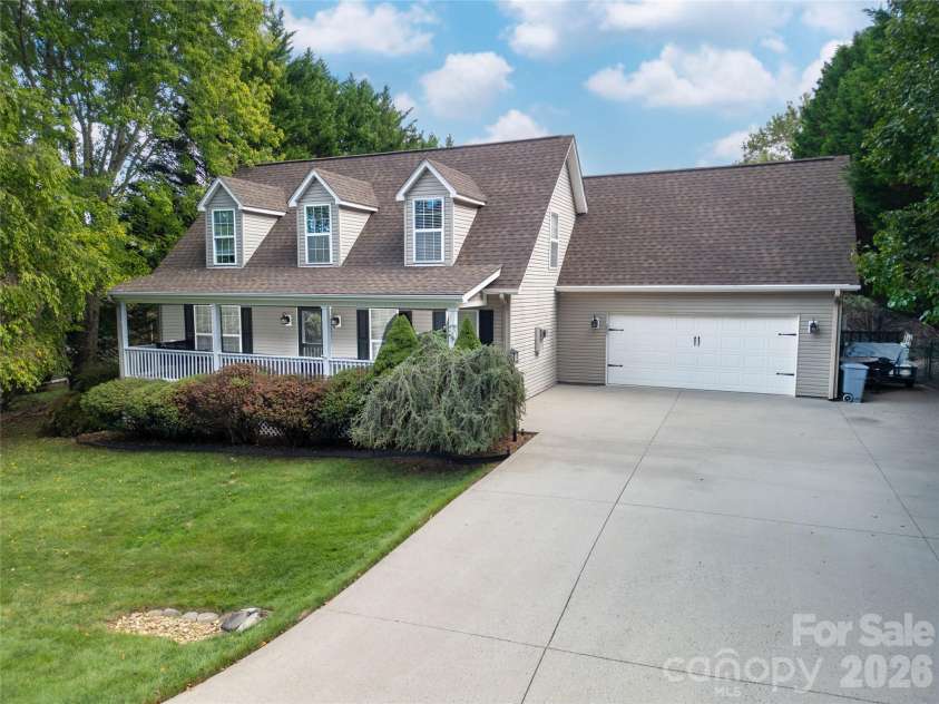 234 High Ridge Drive, Mills River, NC 28759.  MLS# CAR4431483, YatesRealty ID 55110. 