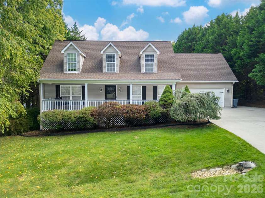 234 High Ridge Drive, Mills River, NC 28759.  MLS# CAR4431483, YatesRealty ID 55110. 