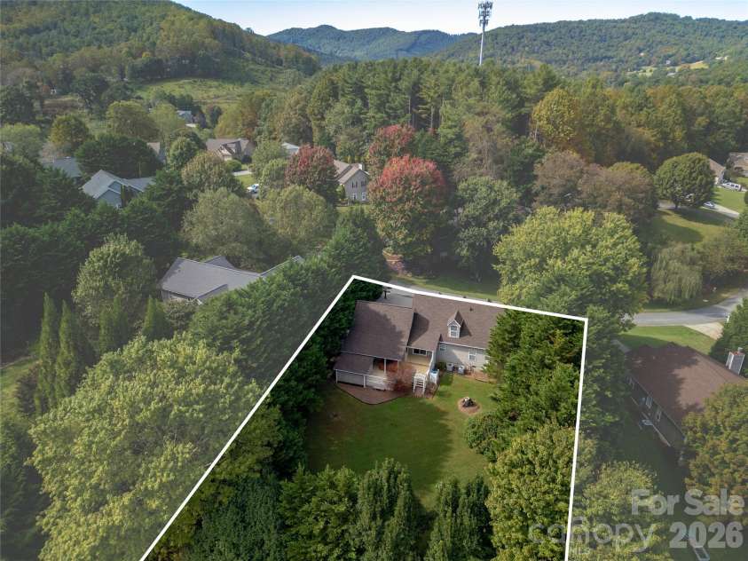 234 High Ridge Drive, Mills River, NC 28759.  MLS# CAR4431483, YatesRealty ID 55110. 