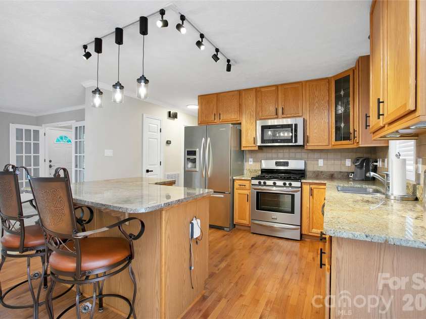 234 High Ridge Drive, Mills River, NC 28759.  MLS# CAR4431483, YatesRealty ID 55110. 