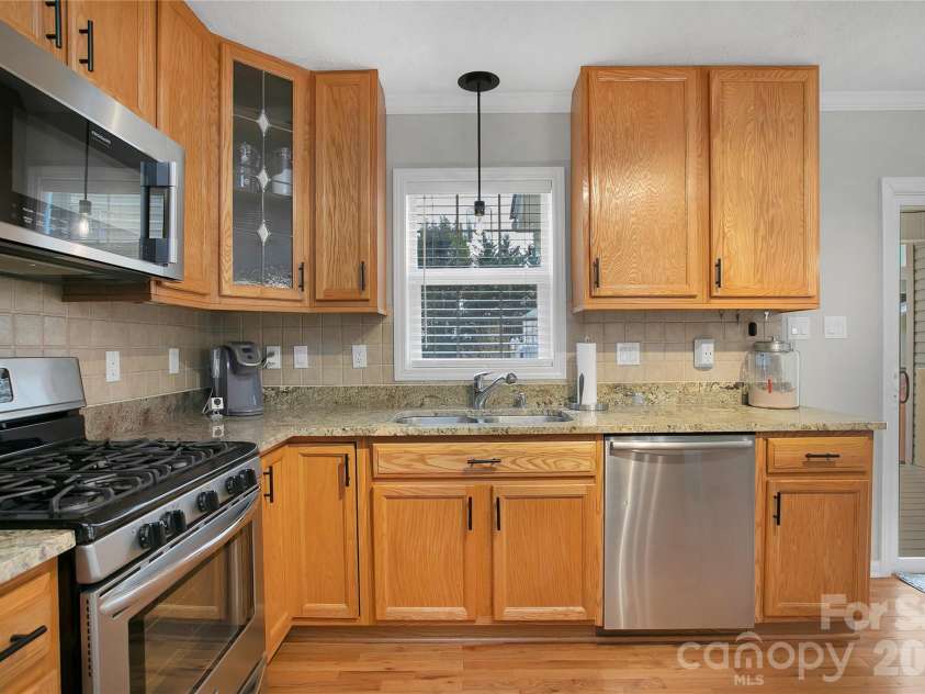 234 High Ridge Drive, Mills River, NC 28759.  MLS# CAR4431483, YatesRealty ID 55110. 