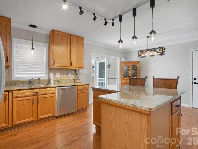 234 High Ridge Drive, Mills River, NC 28759.  MLS# CAR4431483, YatesRealty ID 55110. 