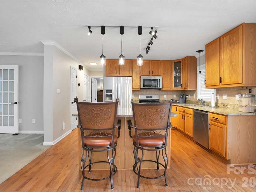 234 High Ridge Drive, Mills River, NC 28759.  MLS# CAR4431483, YatesRealty ID 55110. 