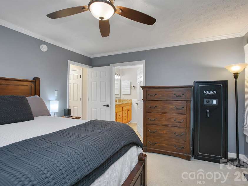 234 High Ridge Drive, Mills River, NC 28759.  MLS# CAR4431483, YatesRealty ID 55110. 